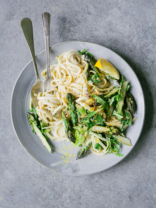CREAMY LEMON PASTA WITH ASPARAGUS
