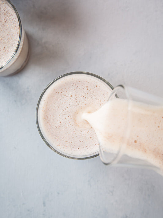 THE EASIEST HOMEMADE ALMOND MILK